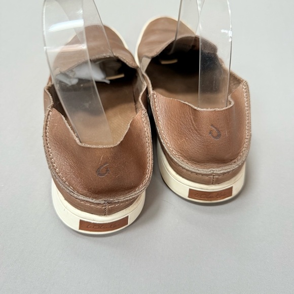 OLUKAI Pehuea Leather Slip-On shoes, women’s 9.5. - Picture 4 of 9